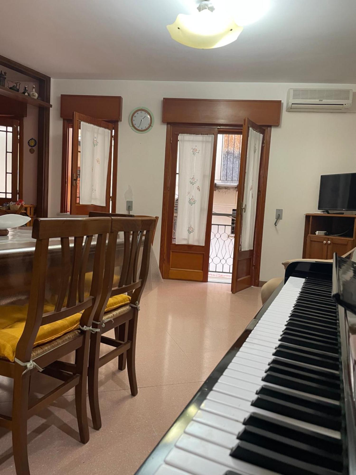 カステルブオーノLa Casa Nel Cortileアパートメント エクステリア 写真