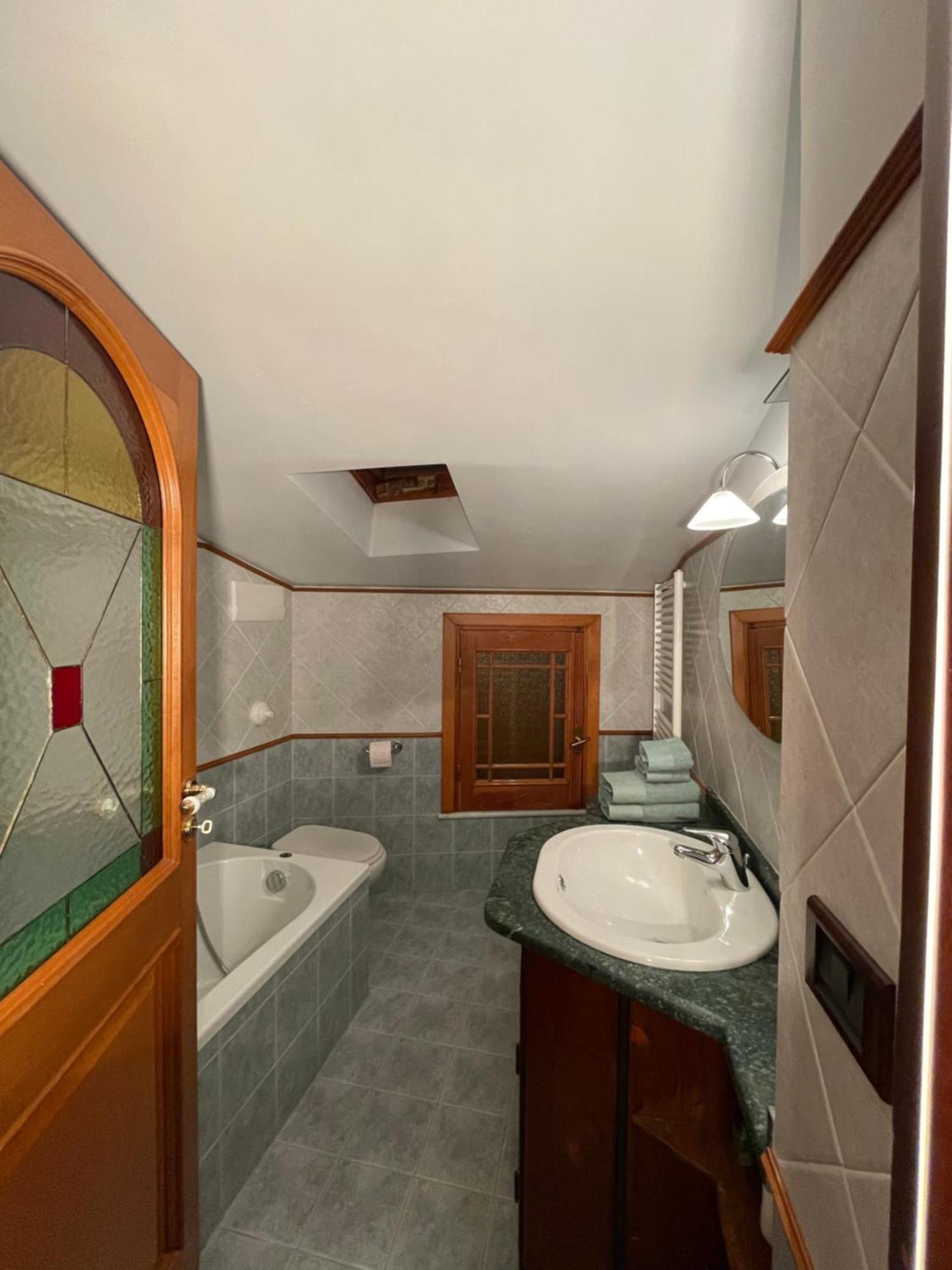 カステルブオーノLa Casa Nel Cortileアパートメント エクステリア 写真
